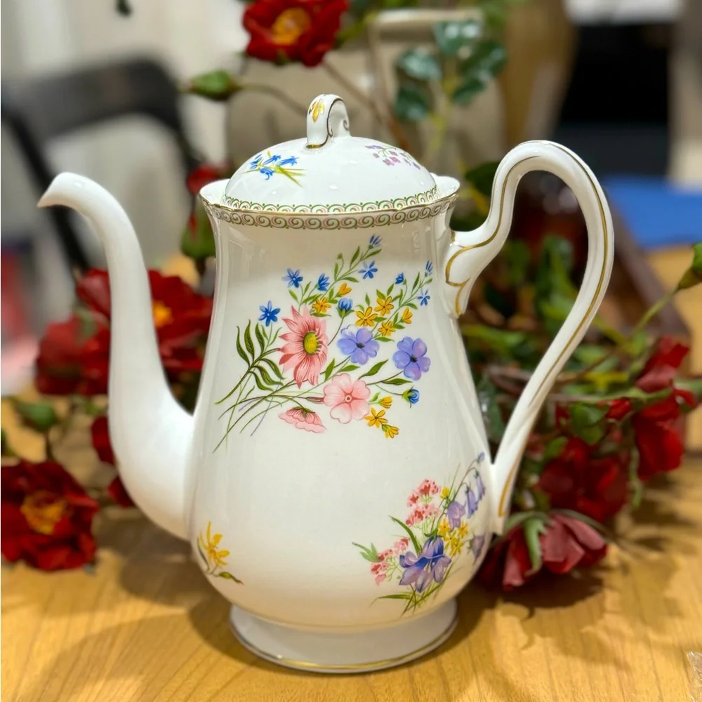 Wild Flowers 13686 (Gainsborough) by SHELLEY ENGLAND Tea- Coffee Pot